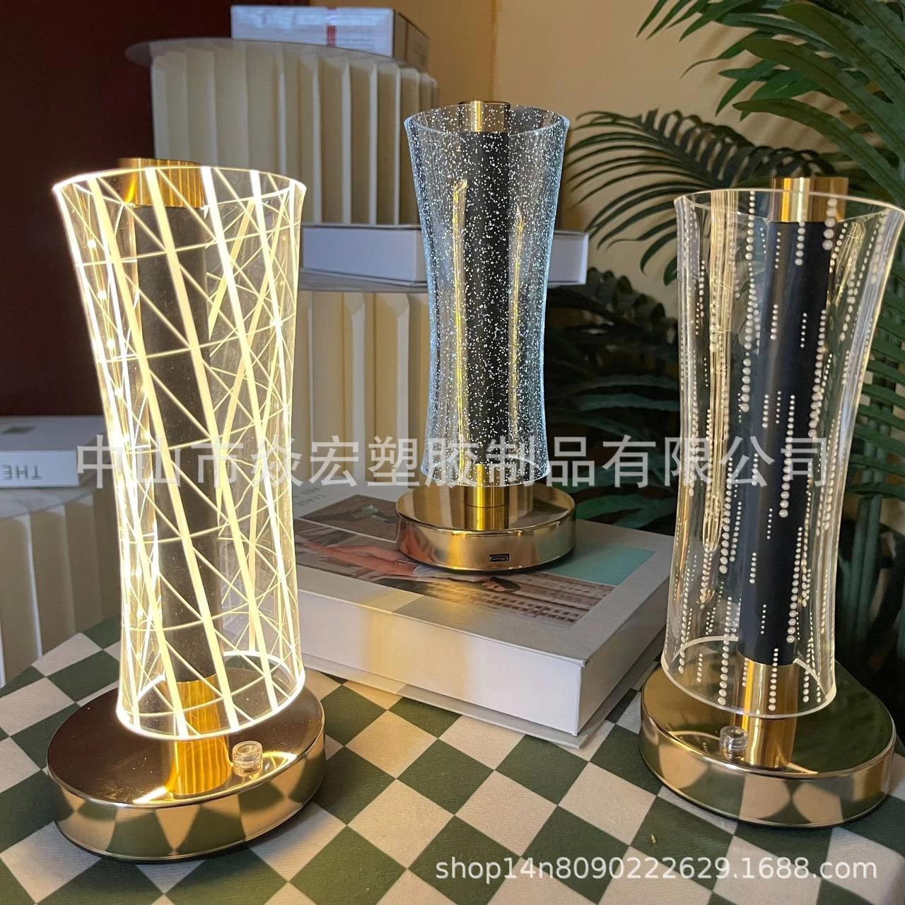 اباجورة كريستال برج إيفل - تعمل باللمس وقابلة للشحن عبر USB